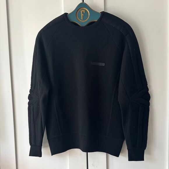 Vintage Polo Ralph Lauren Black Wool Men's Padded Arms and Shoulders Sweater - M - Picture 1 of 6